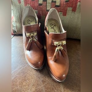 Seychelles tassel oxford heel cognac size 7.5. Excellent condition!